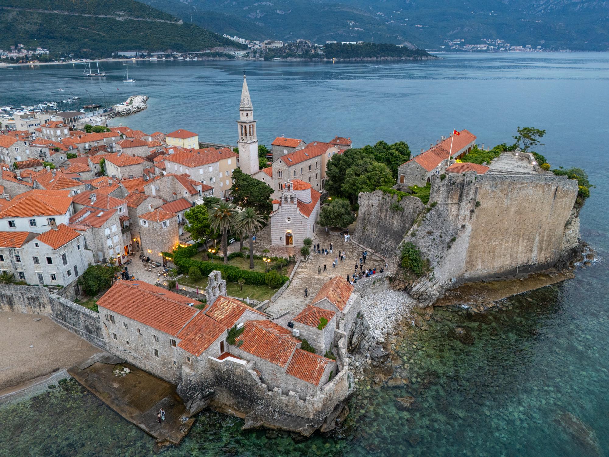 Budva Eski Şehir (Stari Grad) | Adriyatik’in En Canlı Tarihi Merkezi