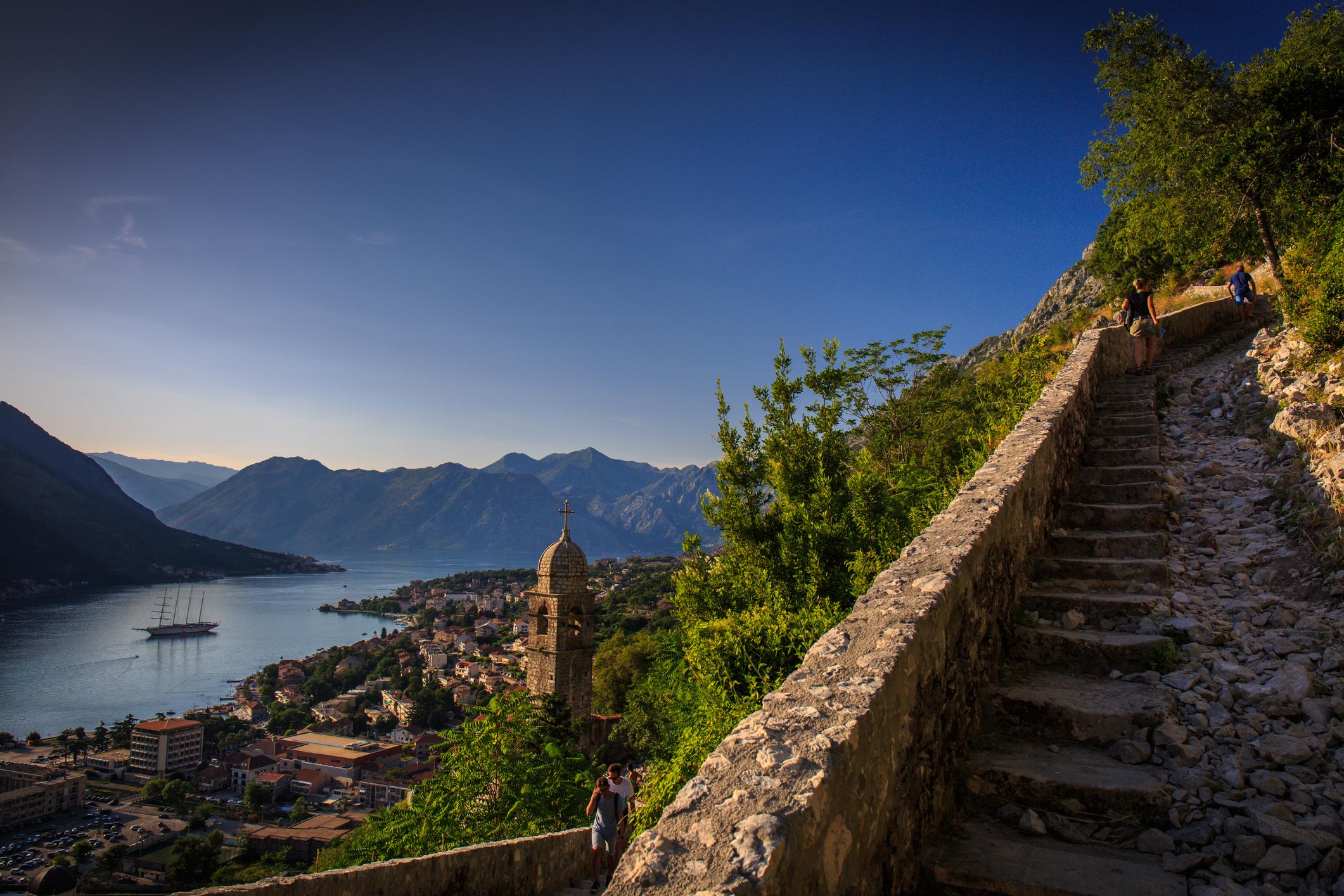 Kotor Kalesi (San Giovanni) | Körfezin Zirvesindeki Efsanevi Manzara